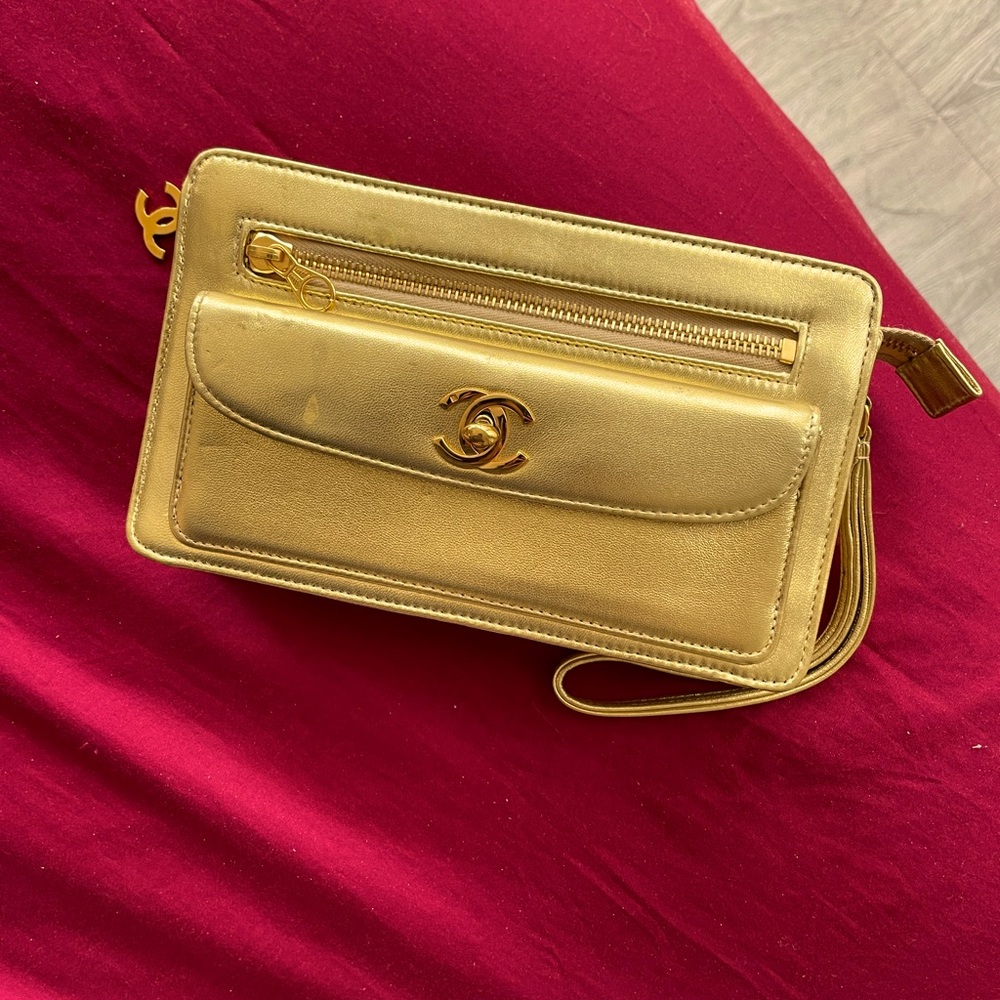 CHANEL vintage gold clutch wristlet - rare - Picture 9 of 9
